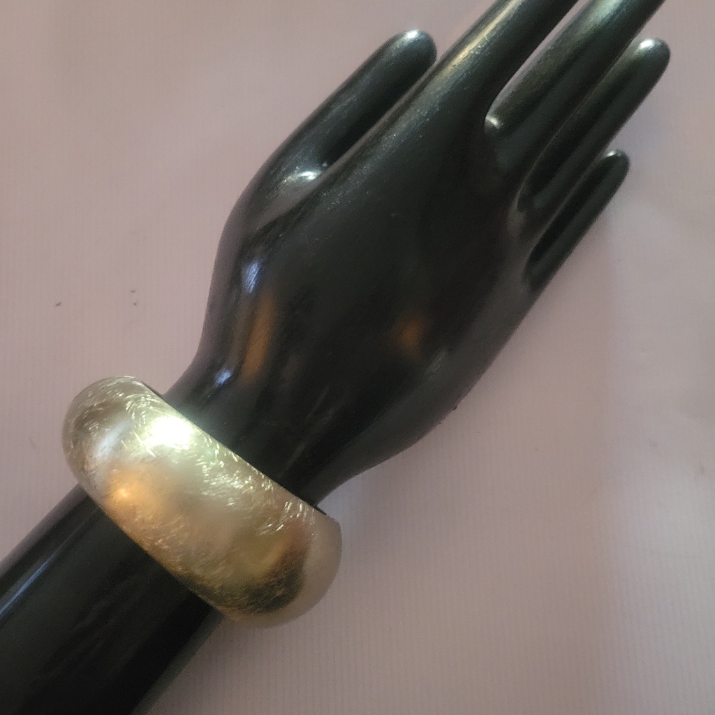 Good Quality Goldtone Bangle Braclet